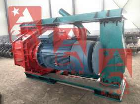 670動(dòng)力頭 側(cè)面